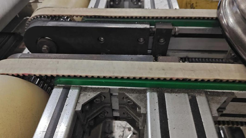 Come eliminare il rumore della cinghia di distribuzione