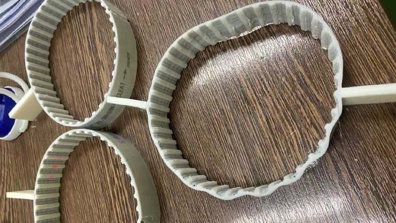 Custodia di ricambio per cinghia di distribuzione L PU | Supporto per il disegno di Puteken